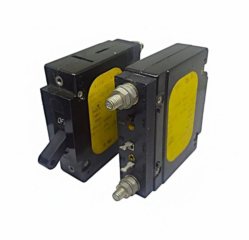 UPL1-1RC-22046-1 - CIRCUIT BREAKER 7,5A 250VAC CON CONTACTO AUXILIAR INVERSOR MARCA AIRPAX